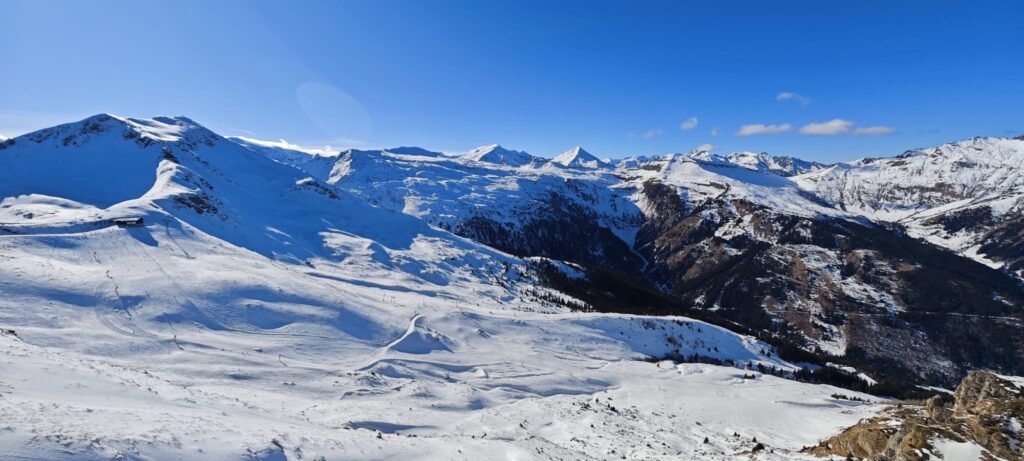 The Perfect Ski Escape to Zell am See, Kaprun & Bad Gastein (2026 Edition) 10 c5a75bf5 7994 4c07 9e8f 7027f135d871 The Perfect Ski Escape to Zell am See, Kaprun & Bad Gastein (2026 Edition)